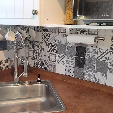 Malki's House In Livadi * Kondoyenádha