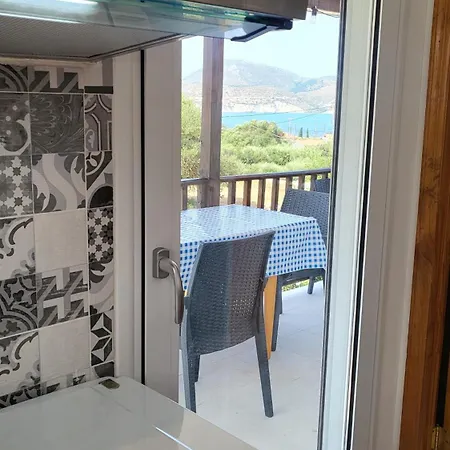 شقة Malki's House In Livadi Kondoyenádha