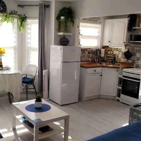 Sharon'S Island Get Away In Livadi Apartamento *