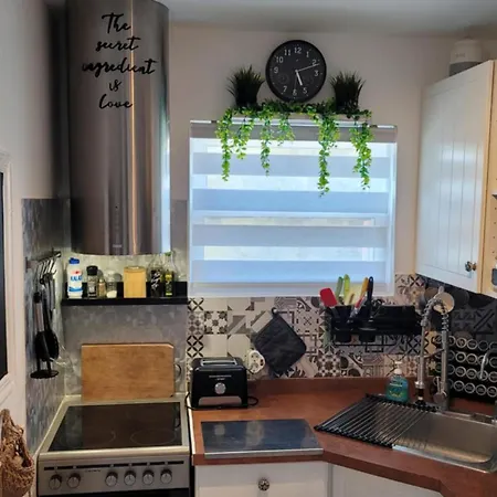 Malki's House In Livadi Apartament *