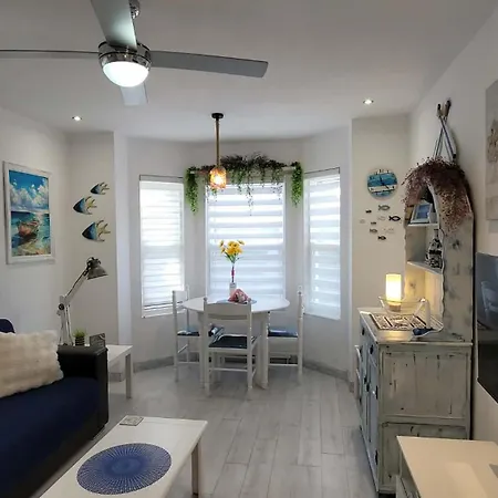 Sharon'S Island Get Away In Livadi Apartamento *