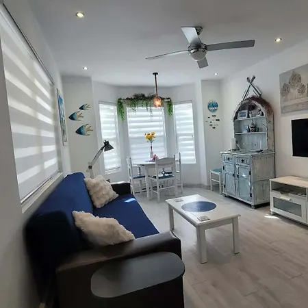 Sharon'S Island Get Away In Livadi Apartamento *